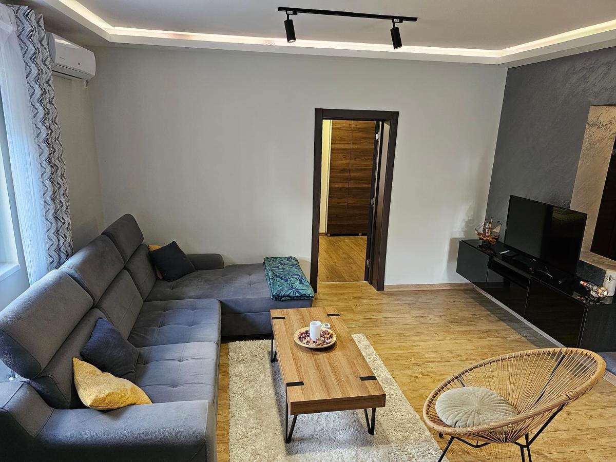 Aerovista Apartment Surčin Eksteriør billede