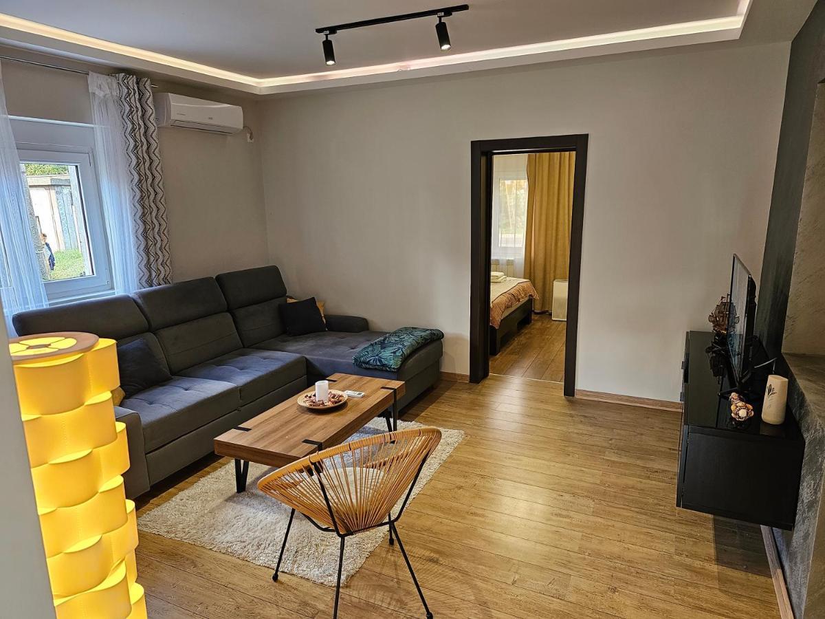Aerovista Apartment Surčin Eksteriør billede